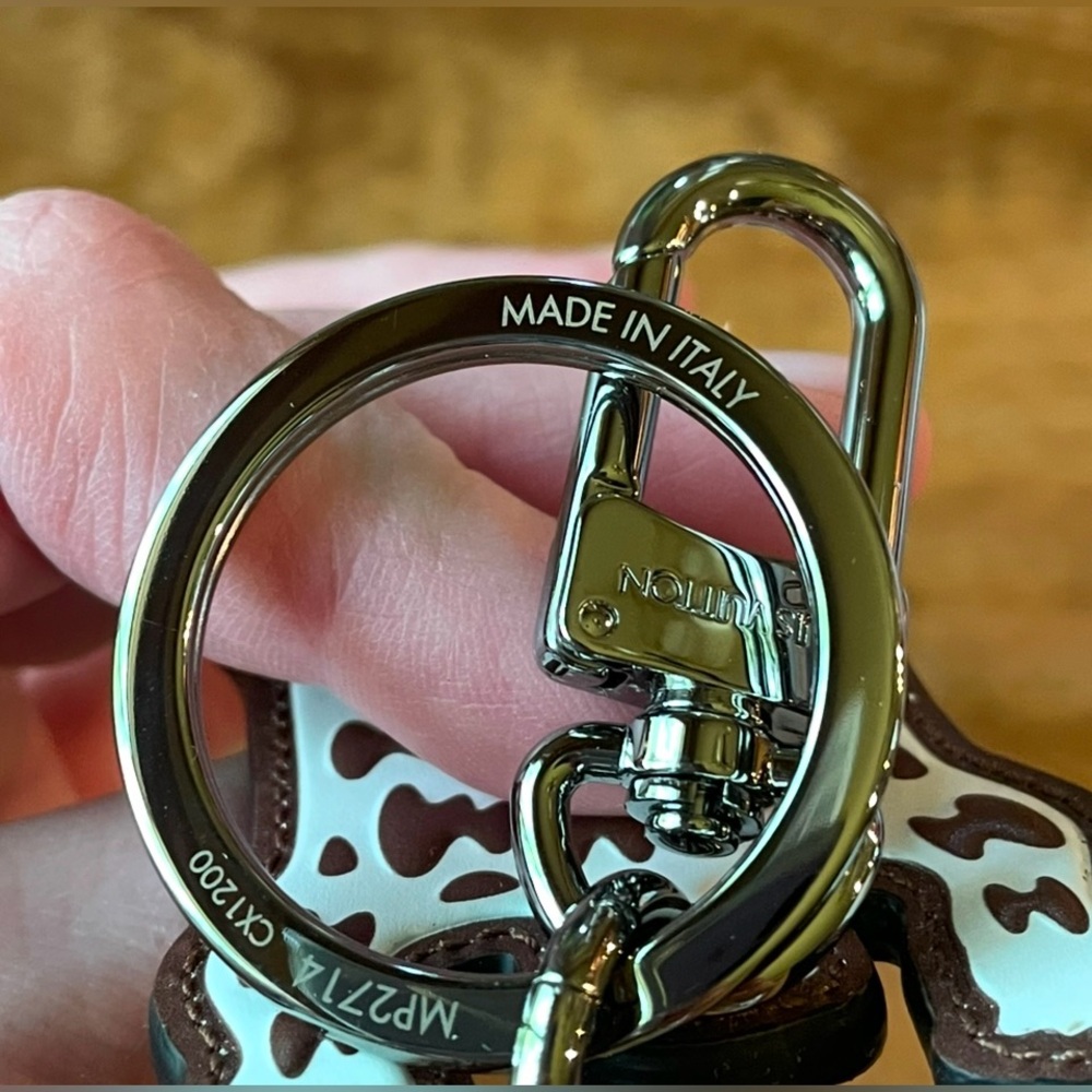 Louis Vuitton LV MADE Bear Keychain Bag Charm - Picture 4 of 8